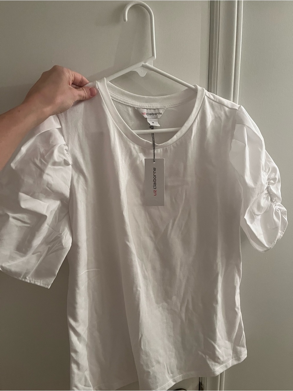 Liz Claiborne White Puff-Sleeve Crewneck Tee